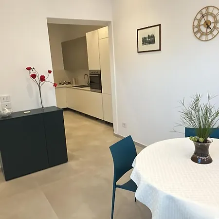 San Prospero - Spaziosa Con Parcheggio Privato Apartament
